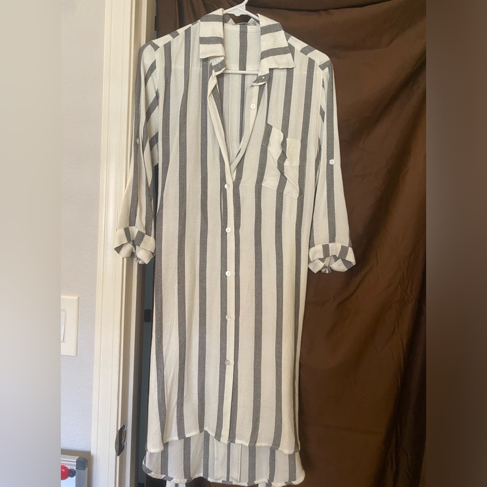 Indah white and grey coverup with tie size S
